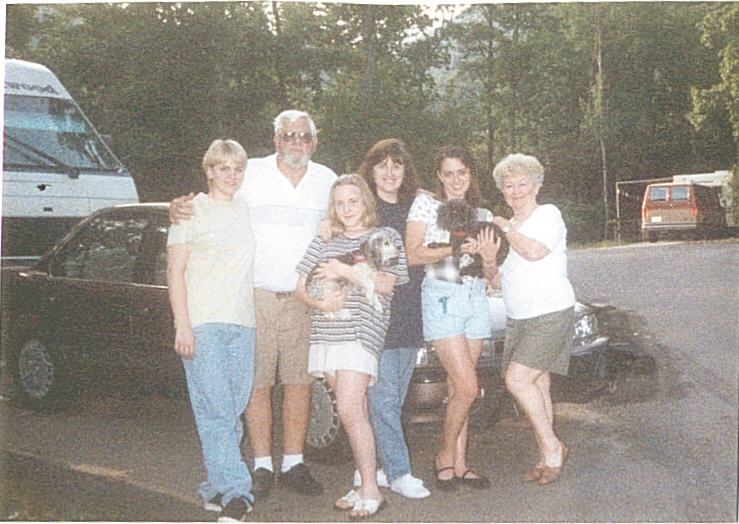 Mountain Lake family photo.jpg (89293 bytes)